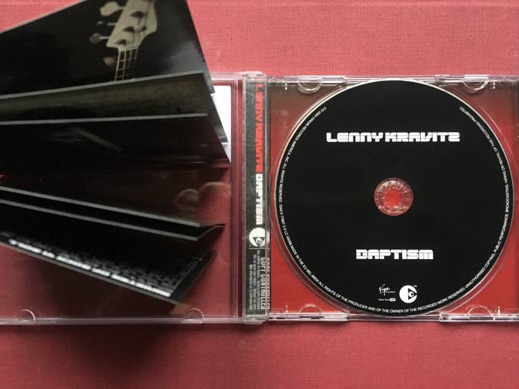 18 de mayo de 2004 se lanza el álbum de Lenny Kravitz llamado Baptism