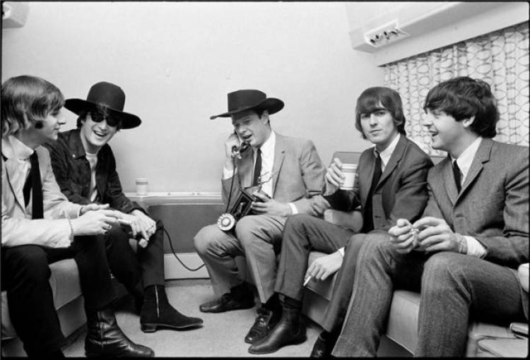 La noche que los Beatles conocieron a Bob Dylan y la marihuana