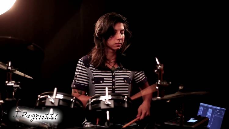 Julia Pagnutti una de las bateristas más destacadas de Santa Fe