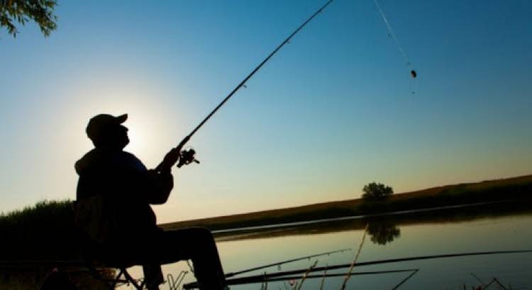 La provincia extendió el horario de cierre de locales gastronómicos y habilitó la pesca deportiva 