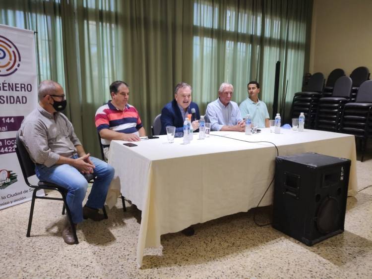 El Senador Felipe Michlig y el intendente Hugo Boscarol entregaron aportes a instituciones de Suardi