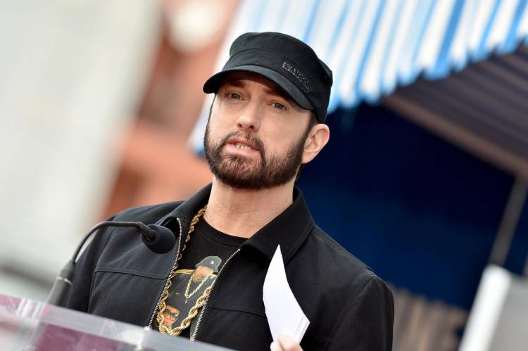 Eminem anuncia el lanzamiento de su segundo álbum de grandes éxitos, «Curtain Call 2»