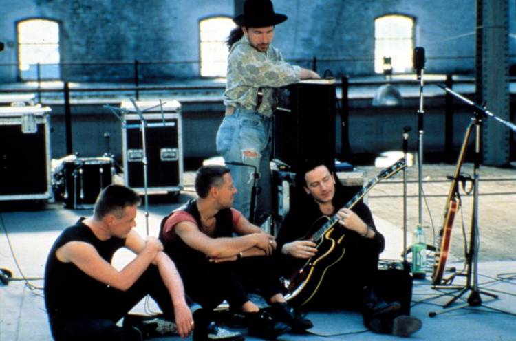 U2: Hace 34 años alcanzó el primer puesto de las listas con "Rattle and Hum"