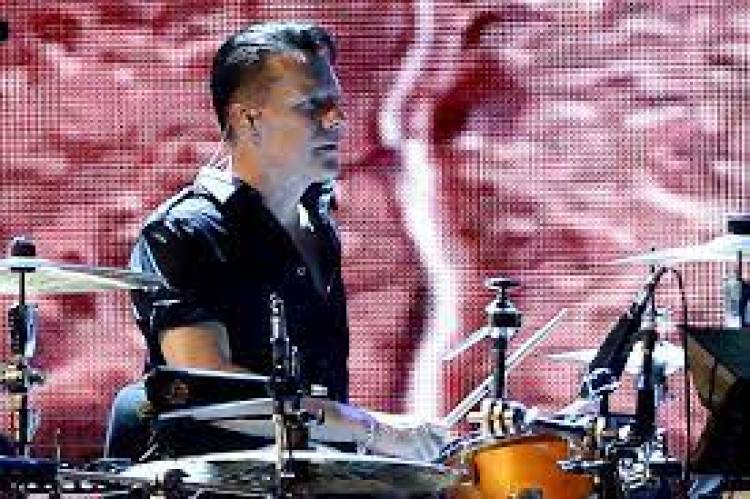 Larry Mullen, el baterista de U2, no saldrá de gira en 2023