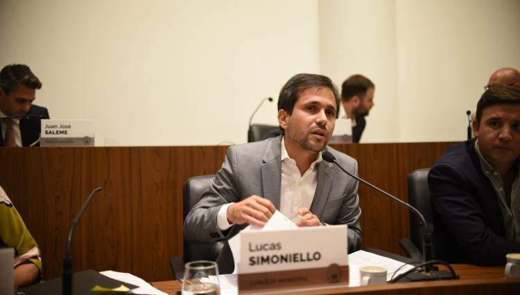 Procrear: Simoniello afirma que “miles de seleccionados aún no recibieron el dinero”