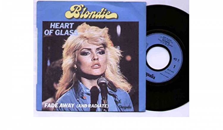 Blondie con "Heart Of Glass" alcanzó su primer número 1 en Estados Unidos 